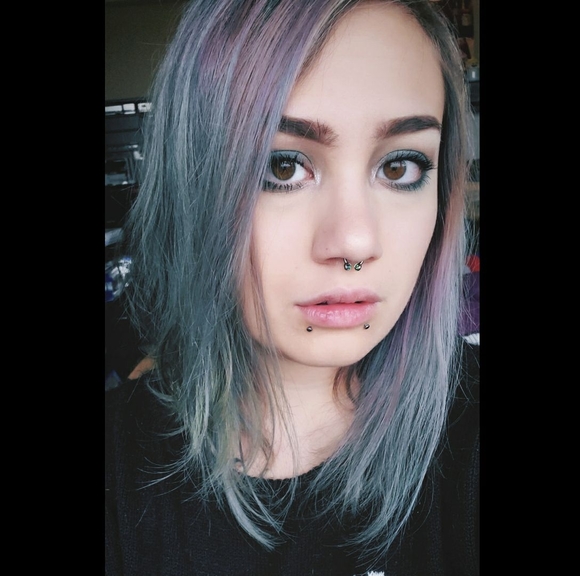 Meet your Posher, Nikki - Picture 1 of 1